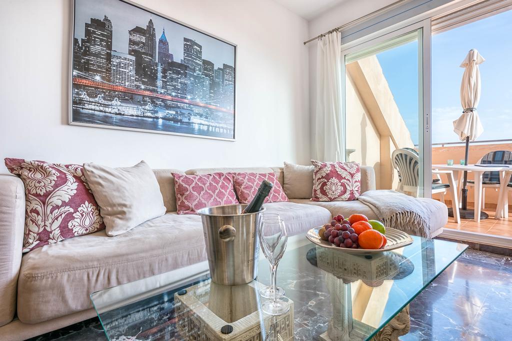 Carvajal Luxury Apartments - Free Parking Fuengirola Eksteriør billede