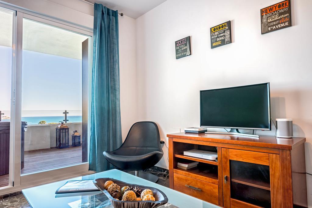 Carvajal Luxury Apartments - Free Parking Fuengirola Eksteriør billede
